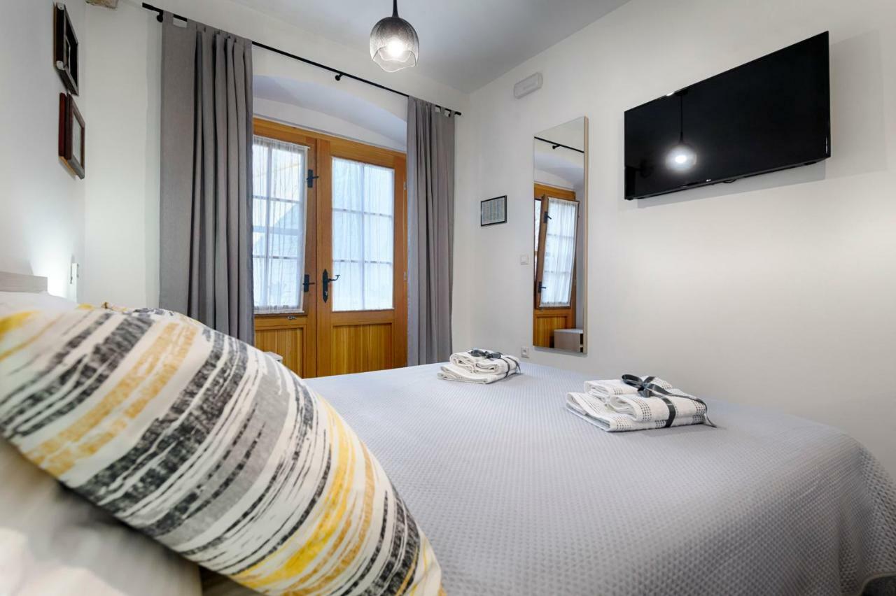 En Suite Room Demaria Komiza Exterior photo
